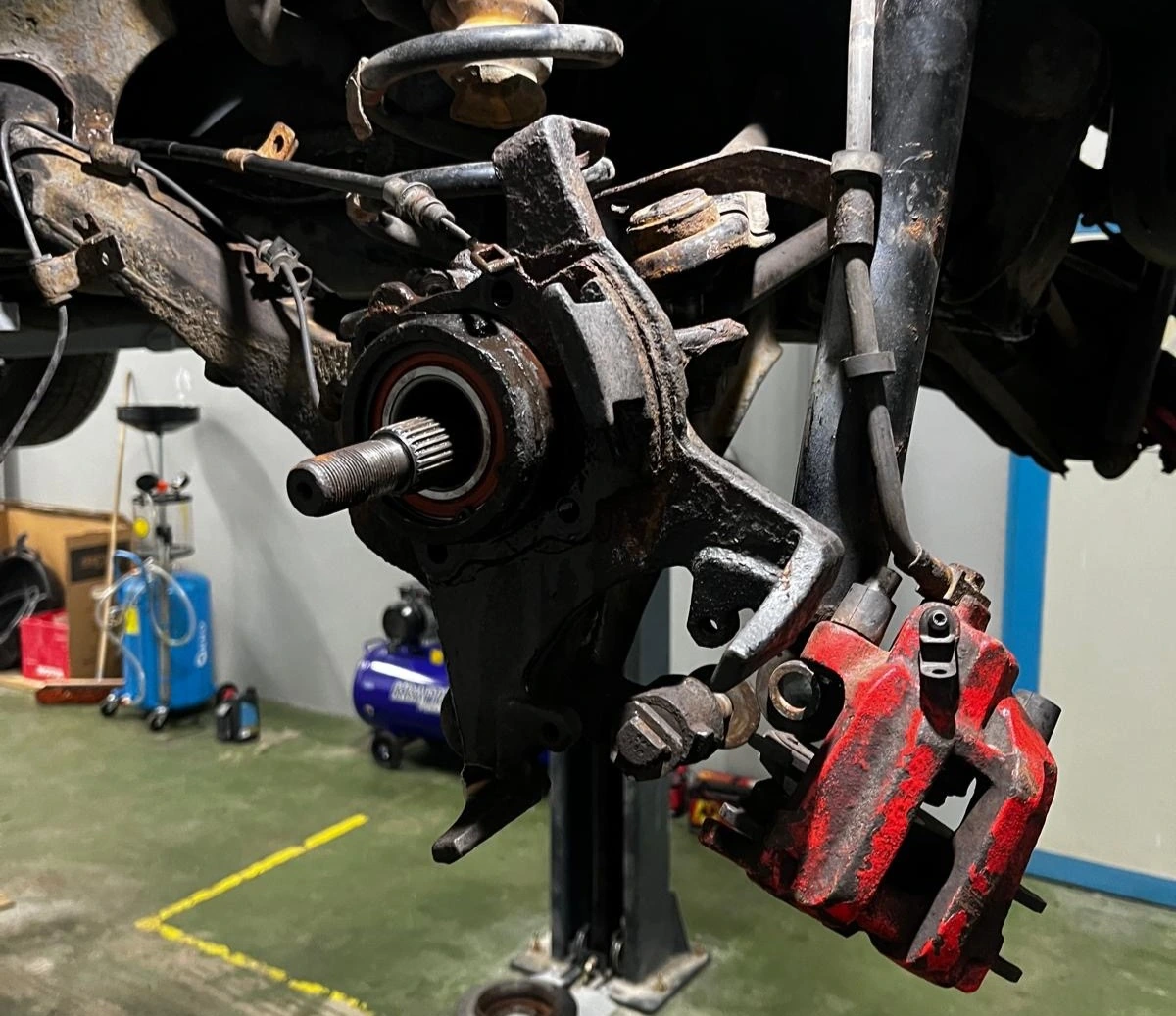 naprawa układu hamulcowego samochodu w warsztacie mechanicznym Poznań