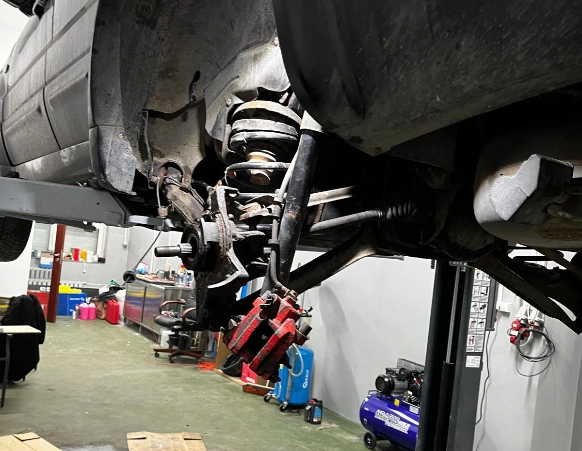 serwis zawieszenia i hamulców samochodu warsztat samochodowy Poznań